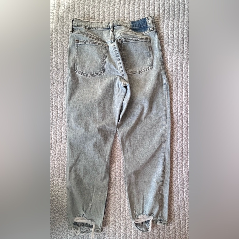 Abercrombie & Fitch women’s jeans THE MOM HIGH RISE size 29/8R light rinse - Picture 5 of 6